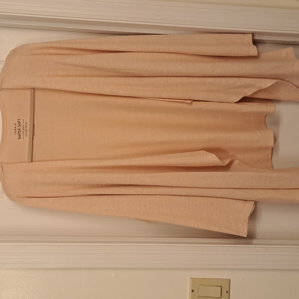 Torrid Super Soft Plush cardigan in pink. Size 3.